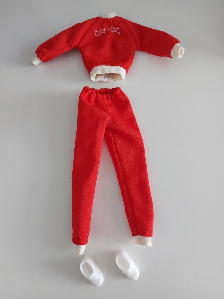 Barbie Coca-Cola outfit, Ophalen of Verzenden, Gebruikt, Barbie