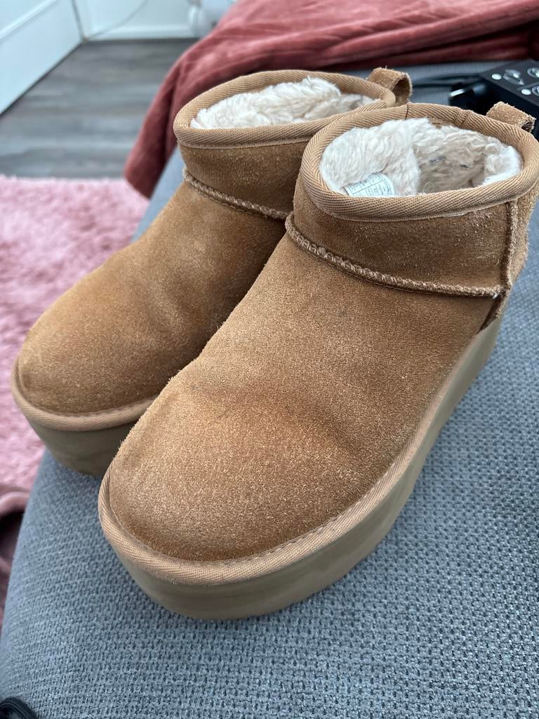 Ugg Classic Mini Platform Laarzen - Zo goed als nieuw, Bruin, Lage of Enkellaarzen, Ophalen of Verzenden, Zo goed als nieuw