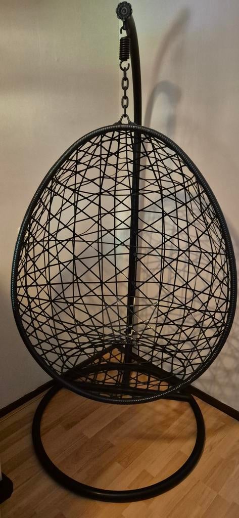 Zwarte hangstoel met standaard, Ophalen, Modern, Bohemian, Zwart, Zo goed als nieuw