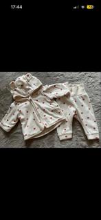 H&M pakje maat 50 met hartjes, Kinderen en Baby's, Babykleding | Maat 50, Ophalen of Verzenden, Zo goed als nieuw, Jongetje of Meisje