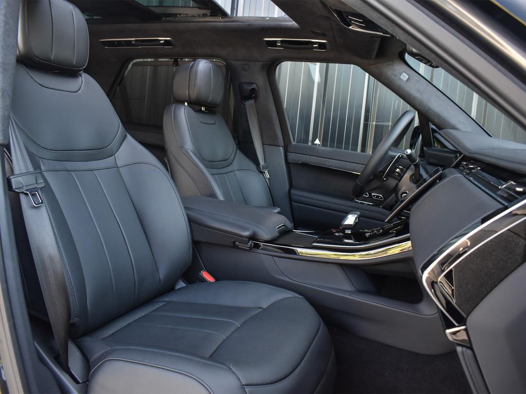 Land Rover Range Rover Sport 3.0 P550e Autobiography 551pk P, Auto's, Land Rover, Automaat, Gebruikt, Met garantie (alle), 3000 kg