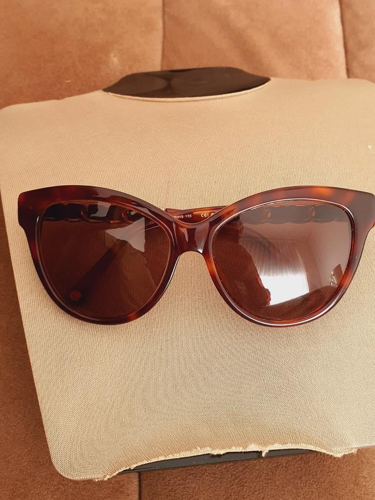 Versace Dames Zonnebril - Stijlvol en Elegant, Sieraden, Tassen en Uiterlijk, Zonnebrillen en Brillen | Dames, Zonnebril, Bruin