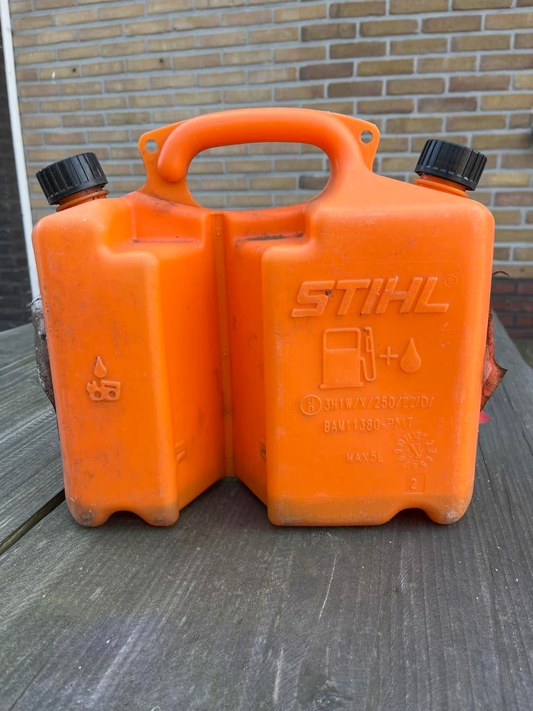 Stihl Combibus 5L brandstof en 3L kettingolie, Ophalen of Verzenden, Gebruikt
