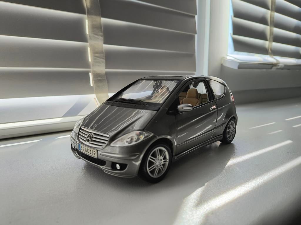 Mercedes-Benz A Klasse 1:18 Maisto, Ophalen of Verzenden, Zo goed als nieuw, Auto, Maisto