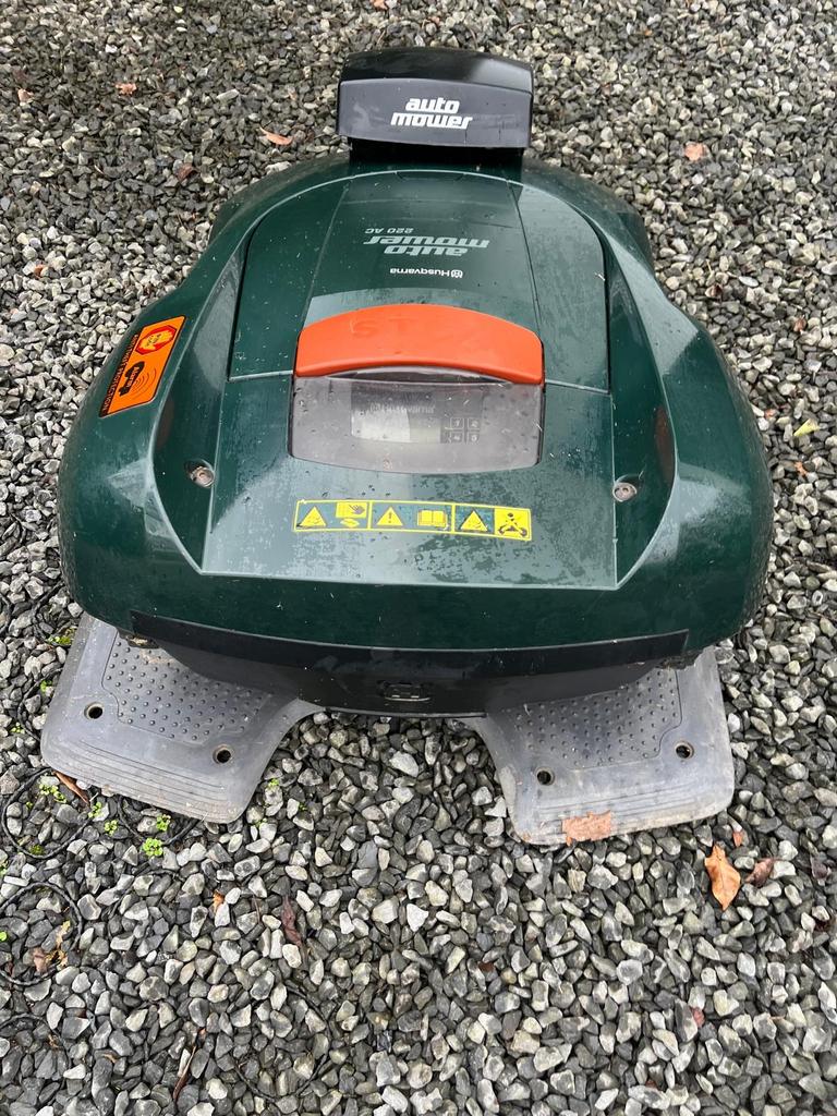 Husqvarna Automower 220 AC Robotmaaier, Tuin en Terras, Robotmaaiers, Ophalen of Verzenden, Gebruikt, 20 tot 25 cm