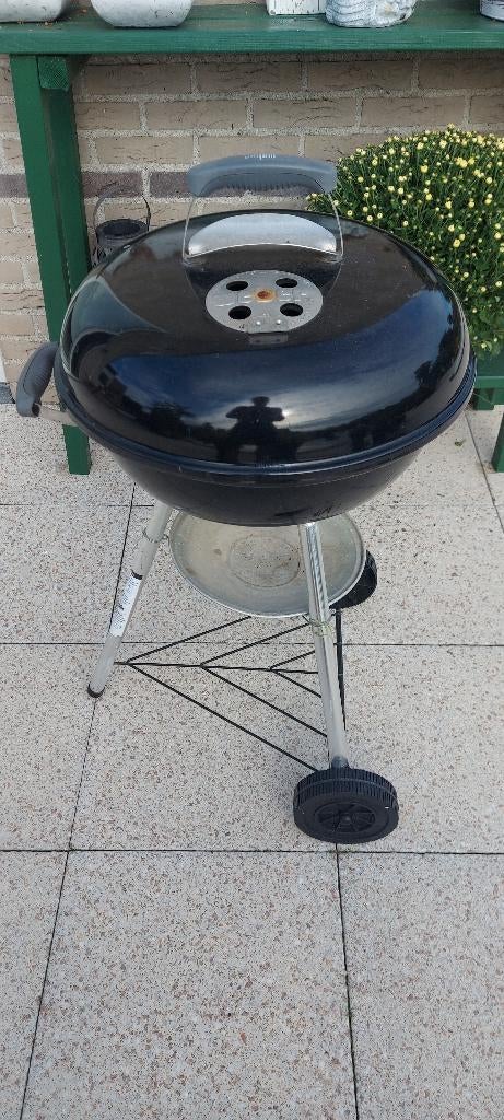 Weber Kogel BBQ 47 cm goede staat en kan nog wel even mee, Tuin en Terras, Houtskoolbarbecues, Ophalen, Gebruikt, WEBER