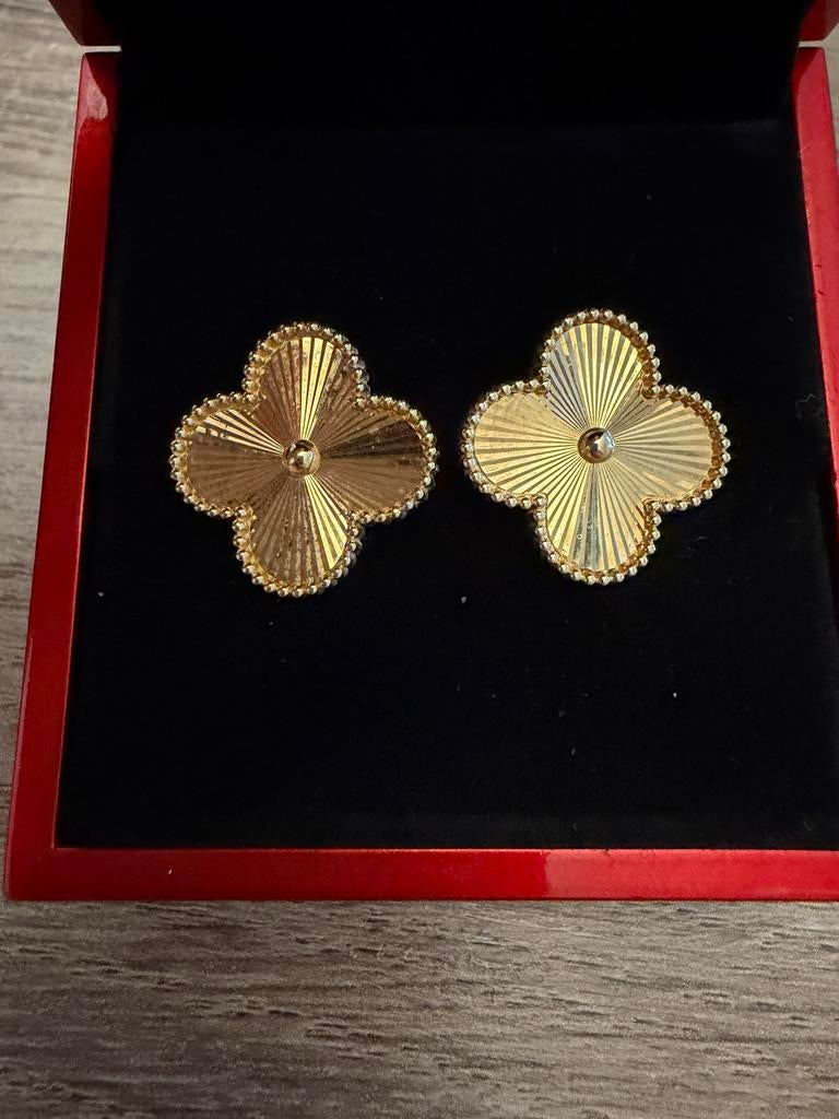 Geelgouden oorstekers, Sieraden, Tassen en Uiterlijk, Oorbellen, Ophalen of Verzenden, Zo goed als nieuw, Goud