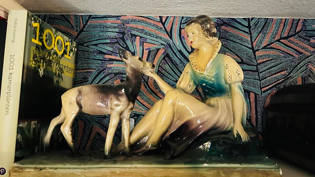 Vintage gips beeld van vrouw met ree, Ophalen, Gebruikt, Mens