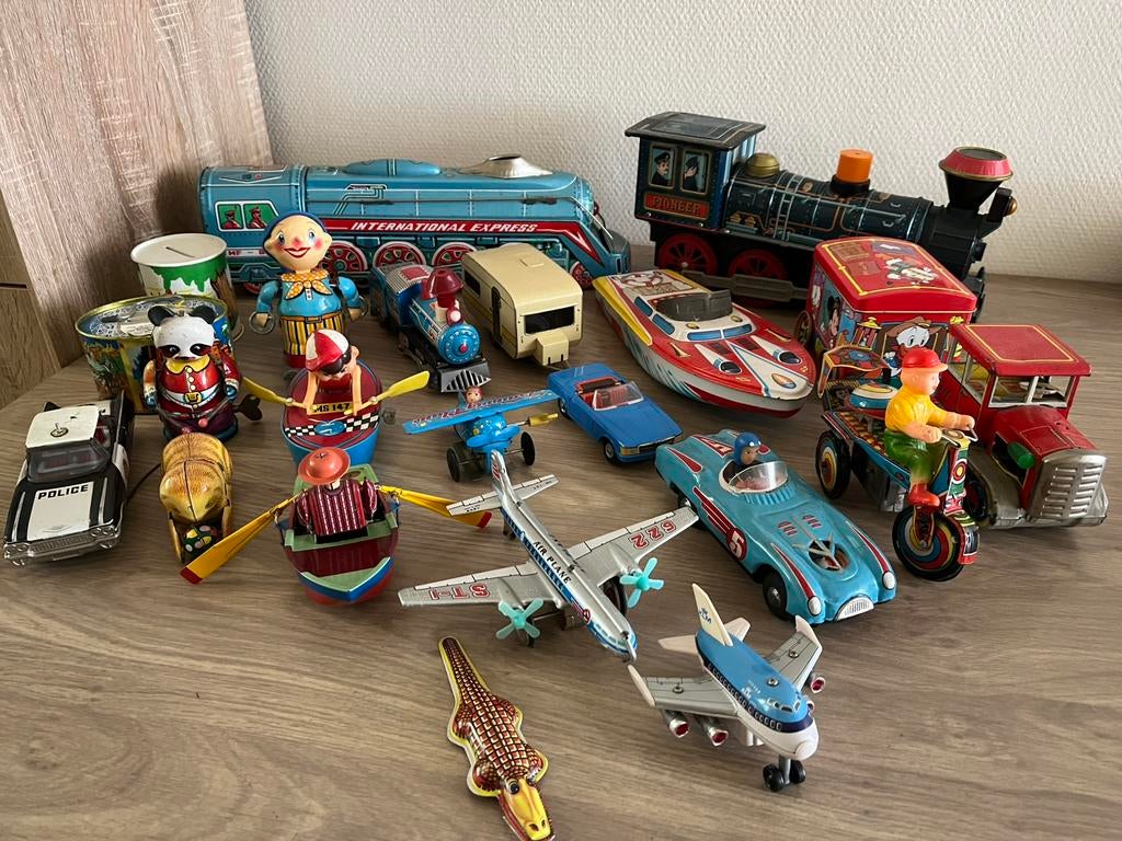 Collectie 2: 22 stuks blikken speelgoed, Ophalen