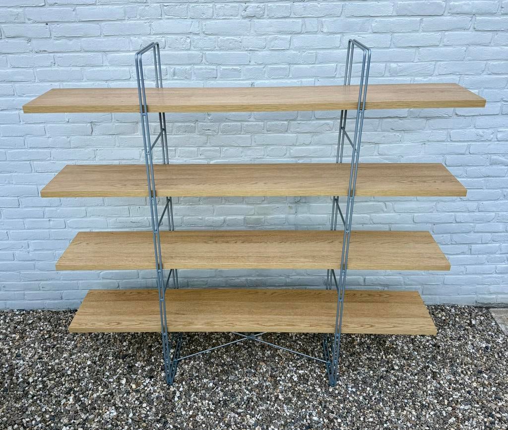 Niels gammelgaard enetri kast in nieuwstaat, Ophalen, Zo goed als nieuw