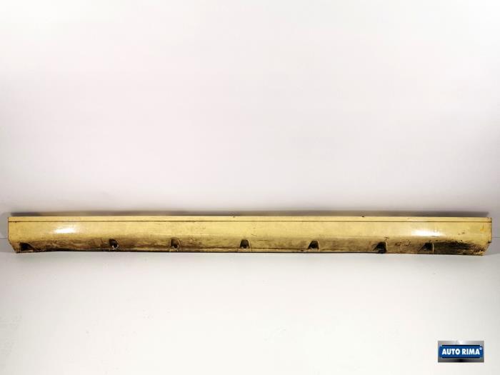 Dorpel rechts van een Volvo 850 (607), Gebruikt, -, -, Ophalen of Verzenden