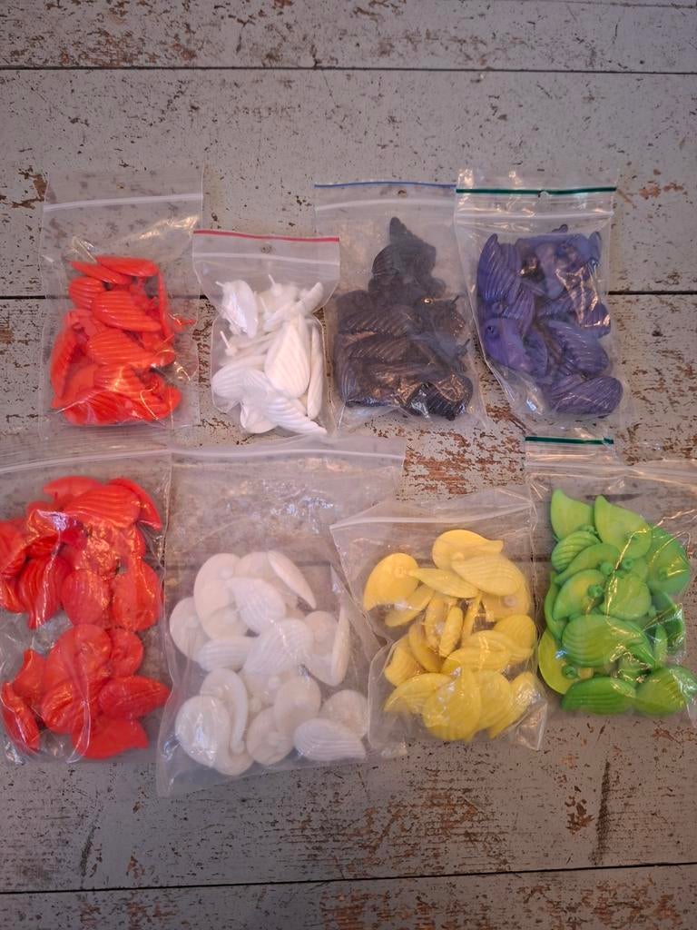 Oorbellen uit oude stock 80 paar, Ophalen of Verzenden, Nieuw, Overige kleuren, Overige materialen