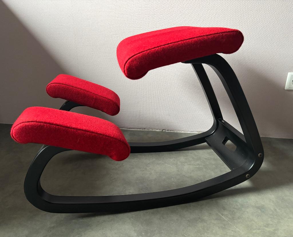 Nieuw beklede Variér (Stokke) Variable Balans kniestoel, Huis en Inrichting, Bureaustoelen, Ophalen, Zo goed als nieuw, Bureaukruk