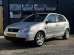 Volkswagen Polo 1.4-16V | Airco | cruise | multimedia scherm, Voorwielaandrijving, 4 cilinders, Origineel Nederlands, Bedrijf