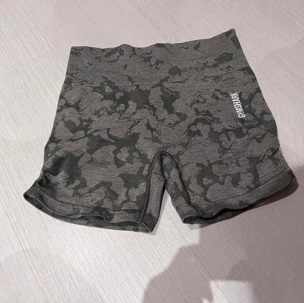 Gymshark short xs Camo green, Kleding | Dames, Nieuw, Ophalen of Verzenden, Fitness of Aerobics, Maat 34 (XS) of kleiner