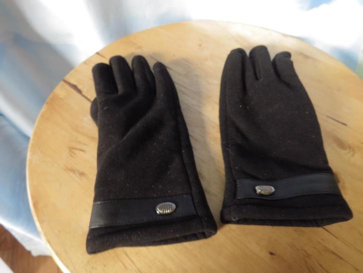 vacht gevoerde suedine zwarte handschoenen mt 8 ½ L, Kleding | Dames, Mutsen, Sjaals en Handschoenen, Gedragen, Handschoenen, Maat 42/44 (L)