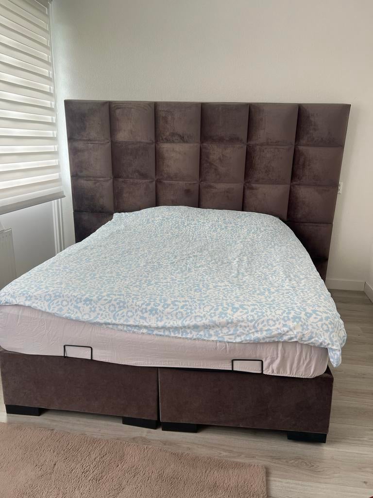 Tweepersoons boxspring met hoofdbord, Gebruikt, Bruin, Tweepersoons, Ophalen of Verzenden