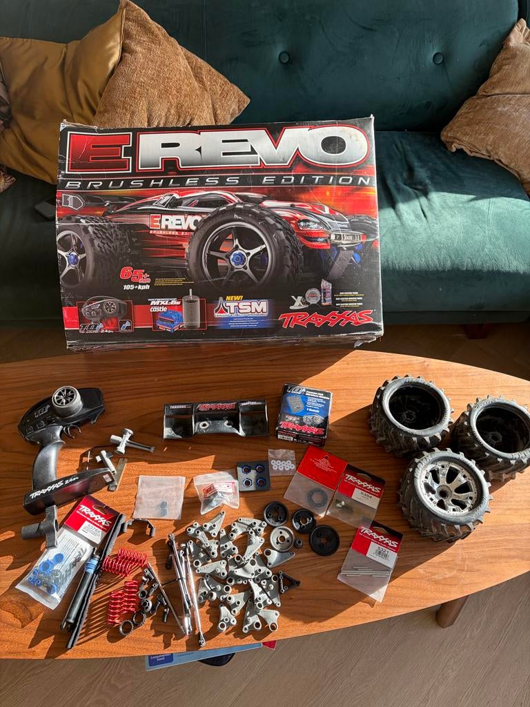 Traxxas Revo 1/8 brushless tsm waterproof Mxl 6S castle, Overige merken, Gebruikt, Auto, Groter dan 1:32