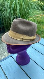 Peschel hoedje, kleine maat; gemêleerd bruin/grijs wolvilt., Kleding | Dames, Hoeden en Petten, Ophalen of Verzenden, Zo goed als nieuw