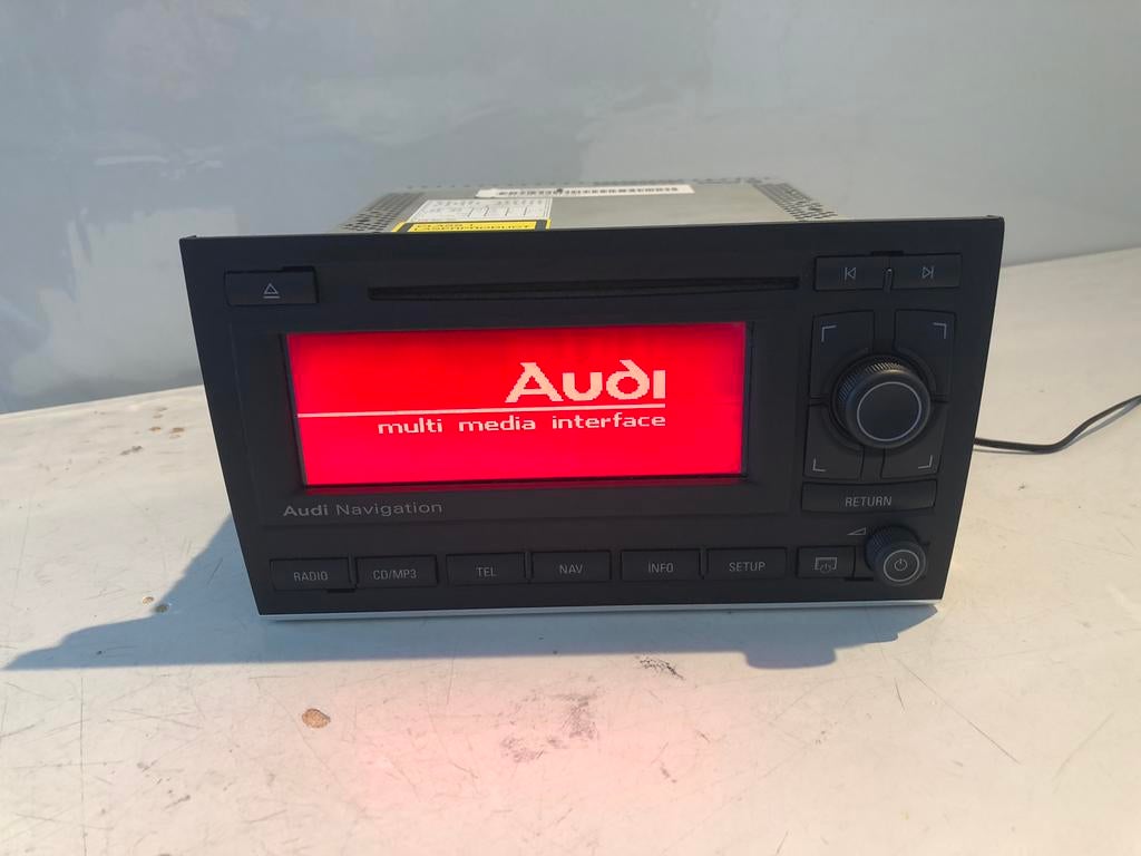 ORIGINELE AUDI A4 B6 EN B7 BNS RADIO CD NAVIGATION MP3 2 DIN, Ophalen of Verzenden, Zo goed als nieuw