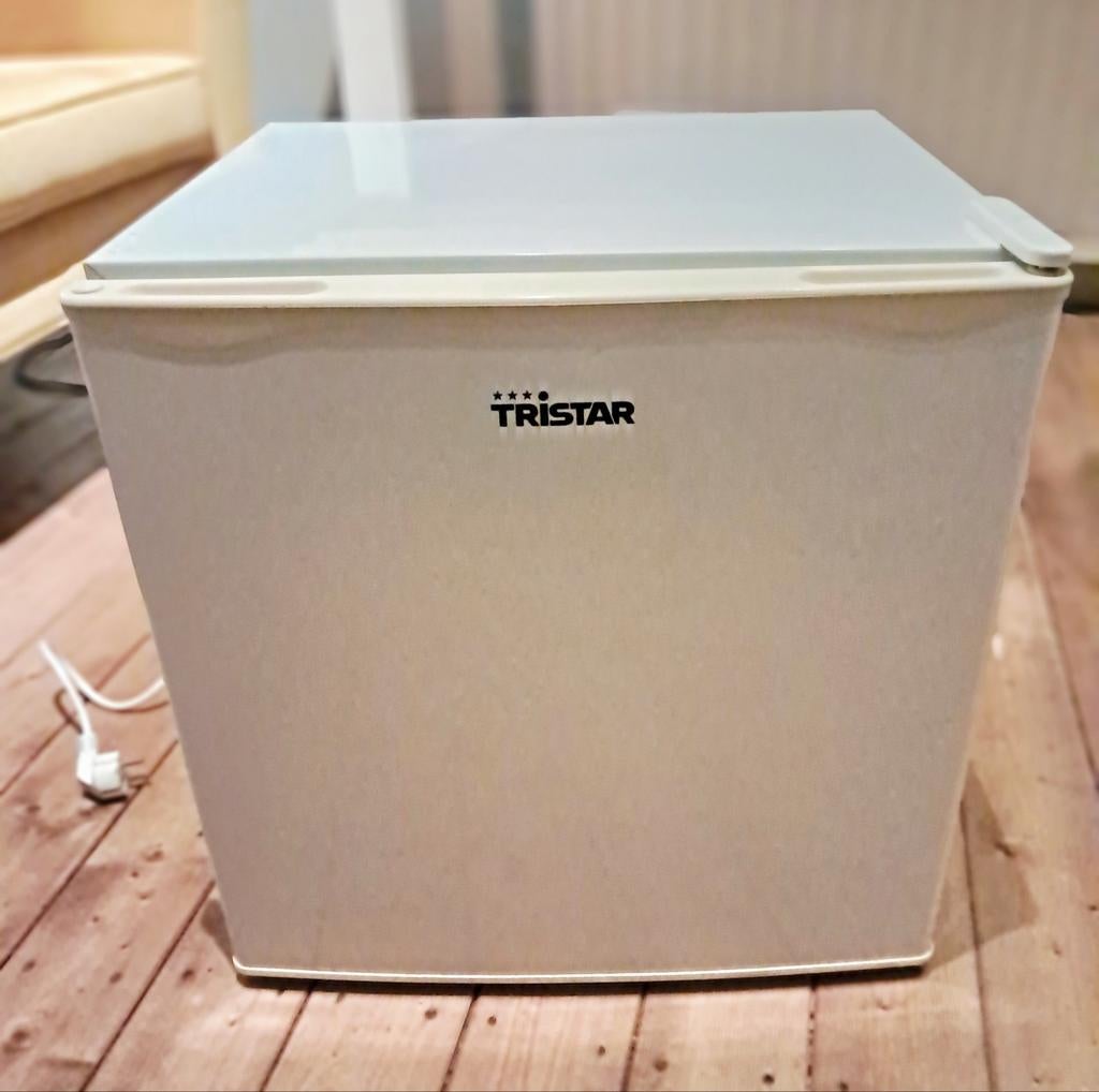 Tristar mini koelkast met vriesvak, Witgoed en Apparatuur, Koelkasten en IJskasten, Ophalen, Met vriesvak, Minder dan 45 cm, Minder dan 85 cm