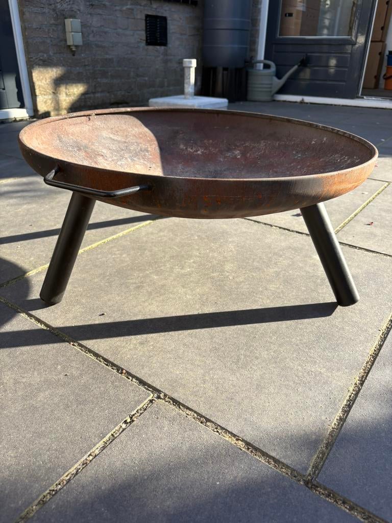 Ronde vuurschaal op 3 poten, Ophalen, Gebruikt