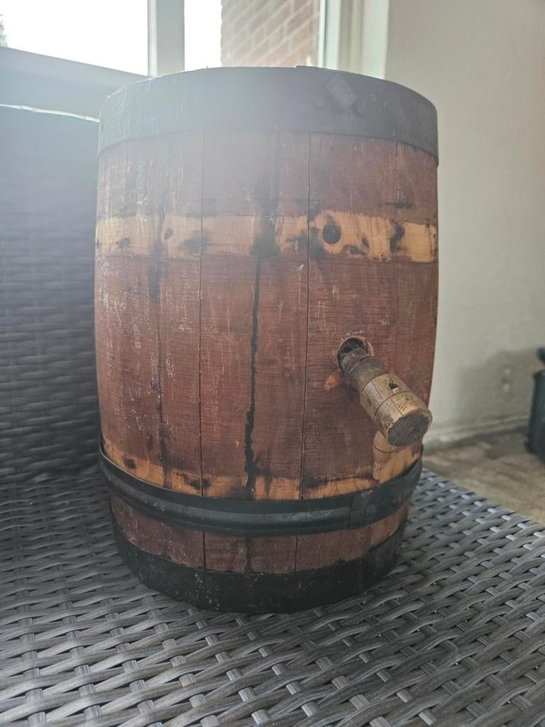 Decoratieve houten wijnvat met kraan, Antiek en Kunst, Ophalen of Verzenden