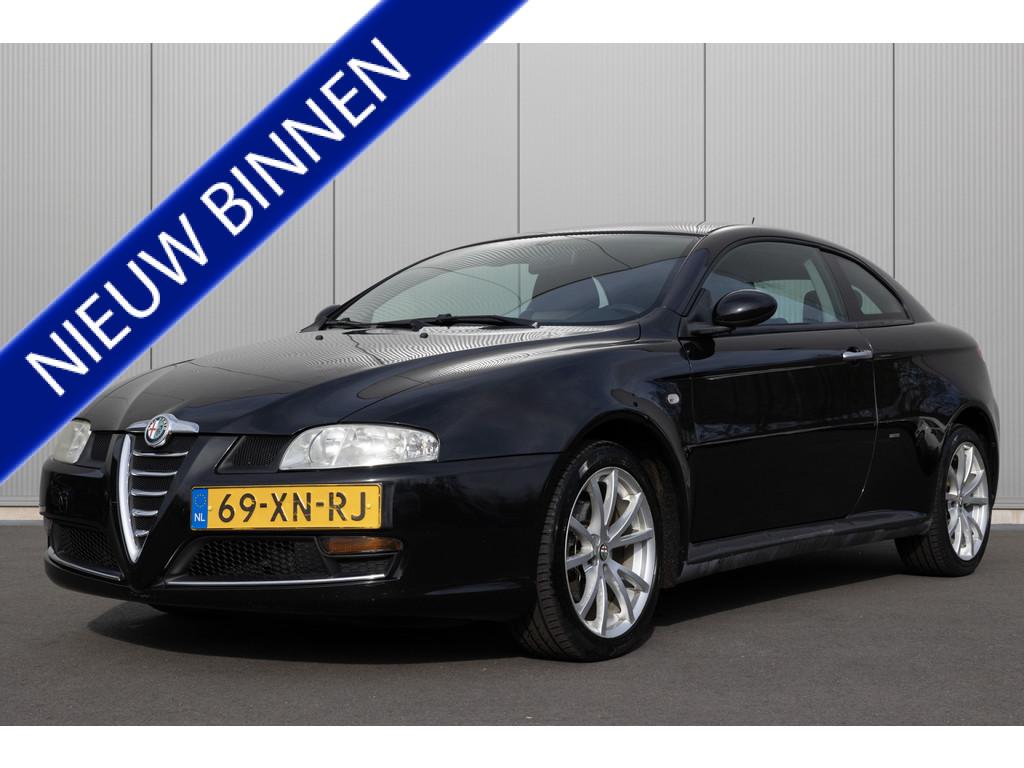 Alfa Romeo GT 1.8 T.Spark | NL-AUTO | LEDER | CLIMATE | CRUI, Auto's, Alfa Romeo, Voorwielaandrijving, Gebruikt, Zwart, 4 cilinders