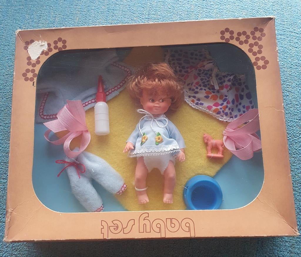 Vintage  Baby Set in Originele Doos, Ophalen of Verzenden, Gebruikt, Babypop