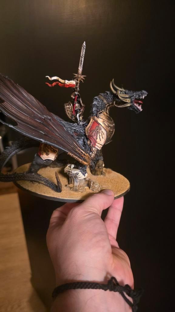 Stormcast Lord-Celestant op Stardrake - Goed Geschilderd, Hobby en Vrije tijd, Modelbouw | Figuren en Diorama's, Gebruikt, Figuur of Figuren