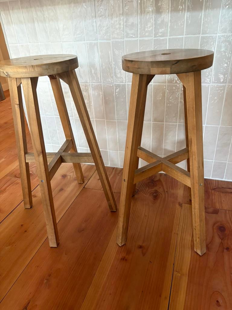 2 barkrukken, Huis en Inrichting, Barkrukken, 2 krukken, Ophalen, Zo goed als nieuw, 60 tot 90 cm