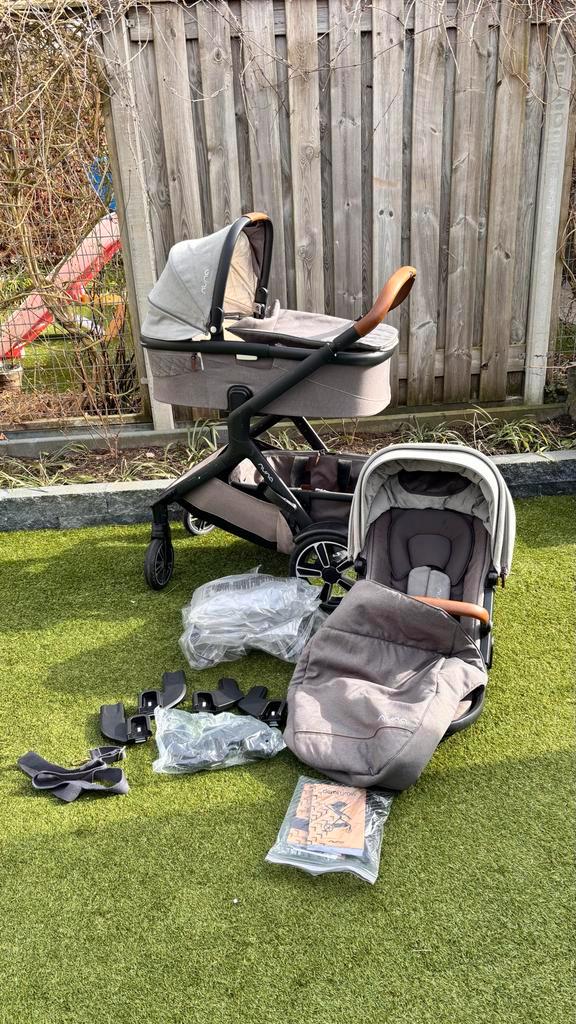 Nuna Demi Grow kinderwagen met reiswieg en accessoires, Kinderen en Baby's, Kinderwagens en Combinaties, Zo goed als nieuw, Combiwagen