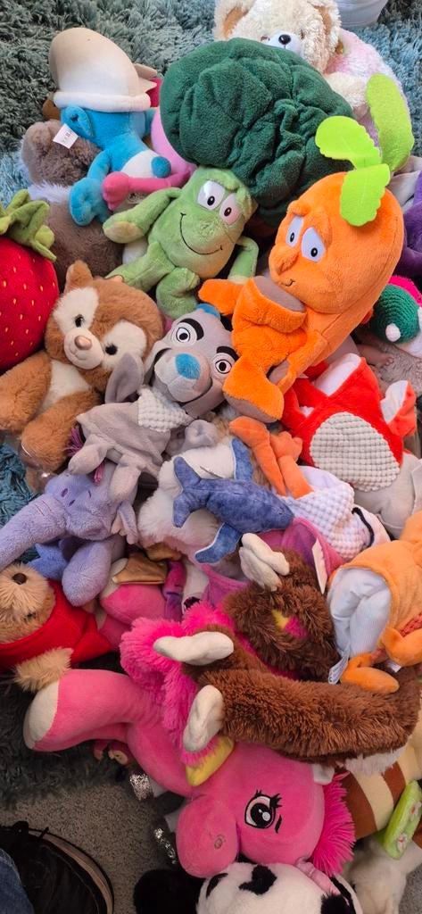 knuffels gratis af te halen, Kinderen en Baby's, Speelgoed | Knuffels en Pluche, Ophalen, Gebruikt, Overige typen, Middelgroot (20 tot 80 cm)