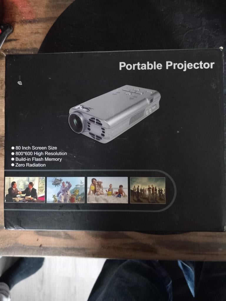 Portable projector, Audio, Tv en Foto, Beamers, Ophalen of Verzenden, Zo goed als nieuw, LED