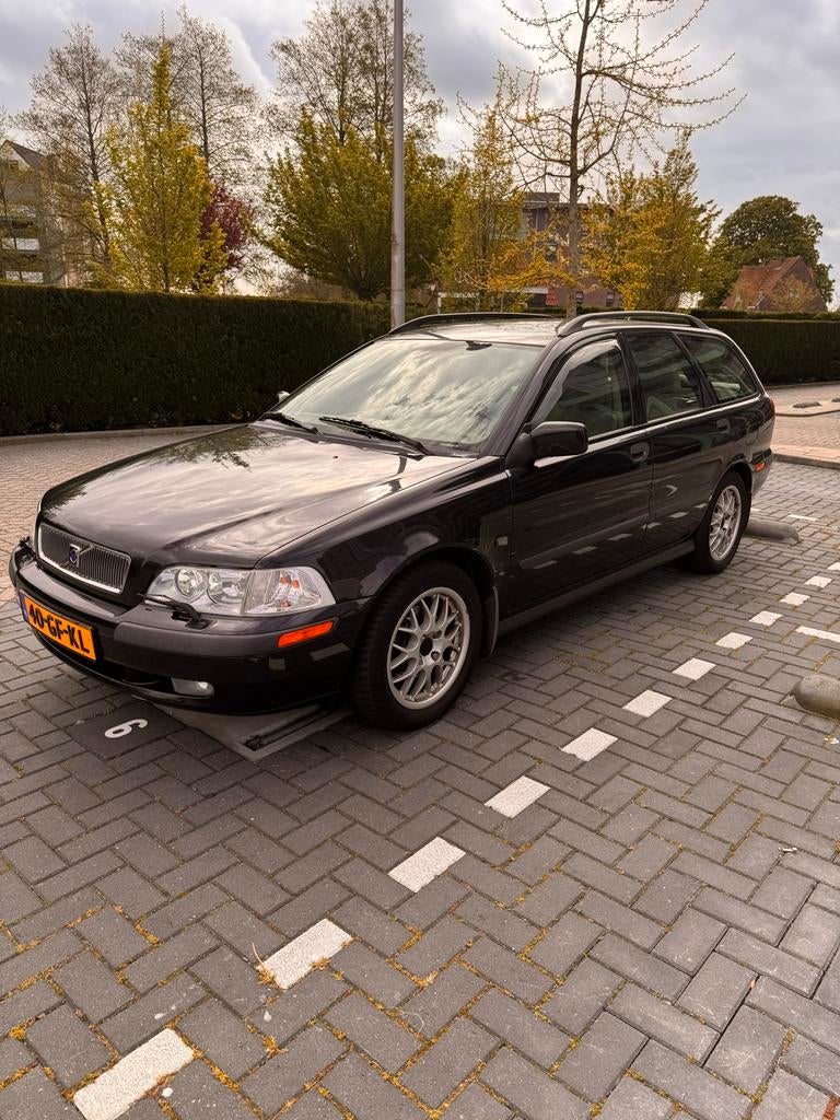 Volvo V40 1.8 2000 Zwart, Auto's, Volvo, Particulier, V40, ABS, Airbags, Airconditioning, Android Auto, Apple Carplay, Bluetooth