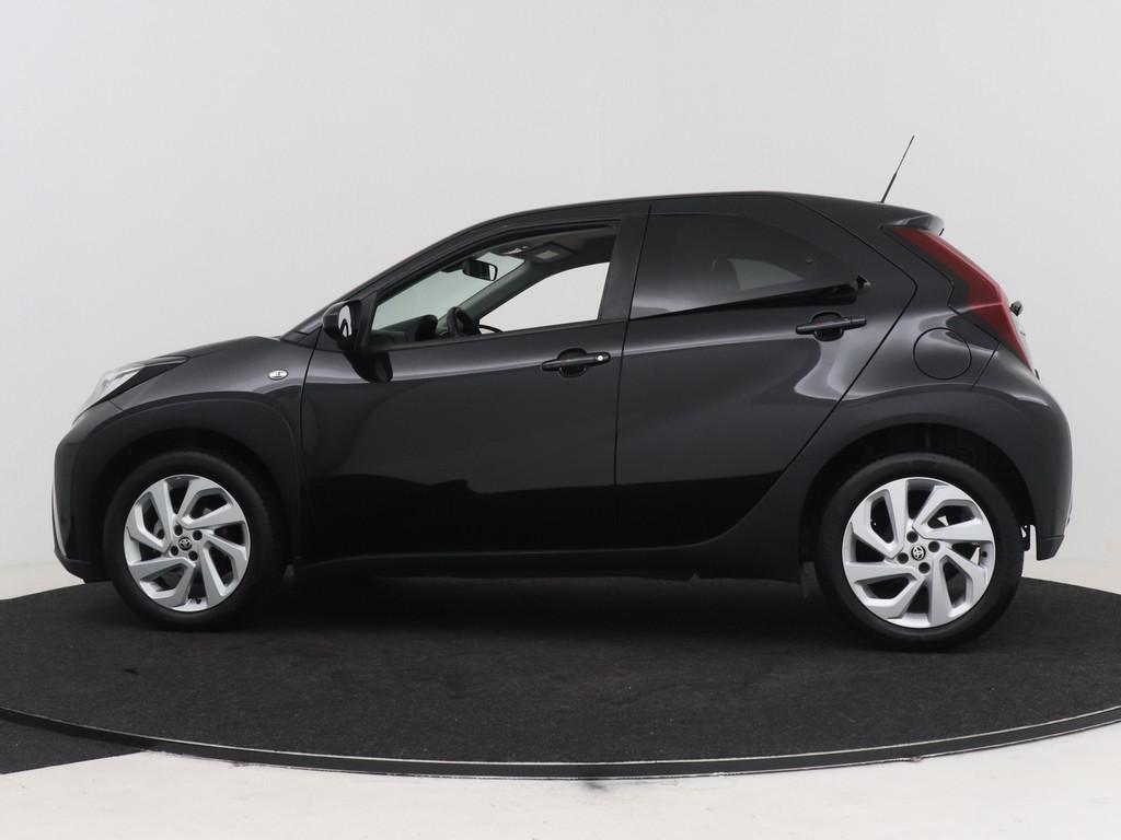 Toyota Aygo X 1.0 VVT-i MT first I Achteruitrijcamera I LM v, 12 maanden, 920 kg, 4 stoelen, Zwart