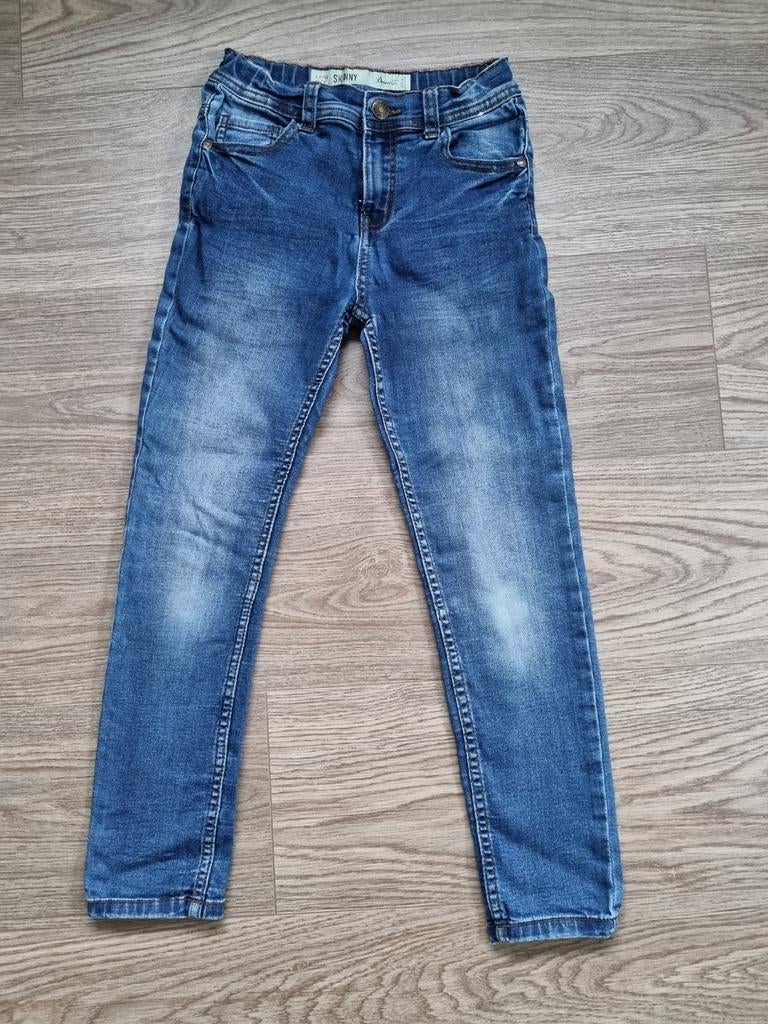 Jeans maat 134, Kinderen en Baby's, Kinderkleding | Maat 134, Broek, Meisje, Ophalen of Verzenden, Zo goed als nieuw