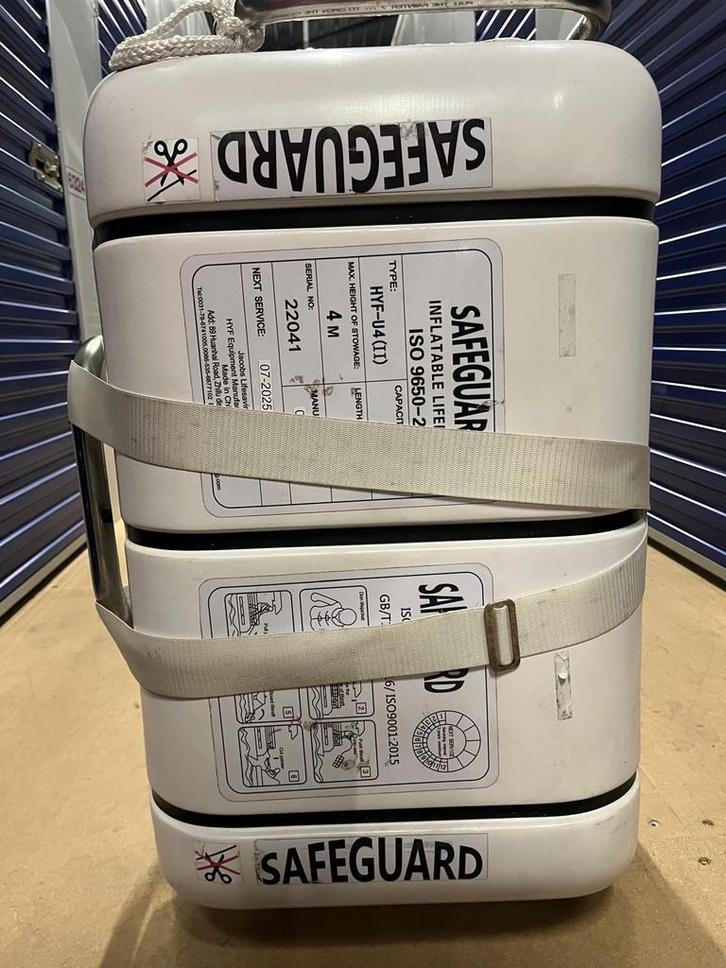 Reddingsvlot Safeguard 4 personen met beugel (2020), Watersport en Boten, Overige Watersport en Boten, Gebruikt, Ophalen of Verzenden