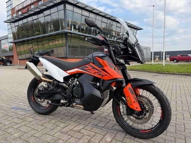 KTM 790 ADVENTURE ZEER MOOI (bj 2020), Dopplerlaan 26
9207 HC  Drachten, M-Point, Bedrijf, Info@m-point.frl