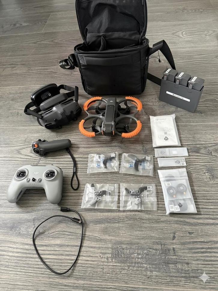 DJI Avata 2 Fly More Combo + FPV Remote Controller 3, Audio, Tv en Foto, Drones, Zo goed als nieuw, Cameradrone, Topkwaliteit