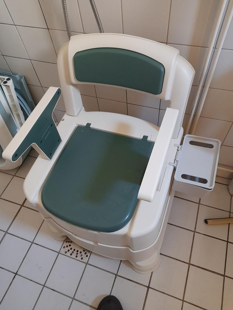 Postoel, toiletstoel, Ophalen, Zo goed als nieuw