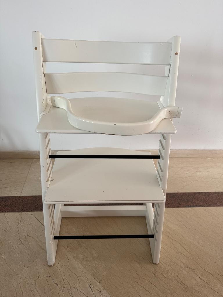 Stokke Tripp Trapp meegroeistoel wit met beugel, Kinderen en Baby's, Kinderstoelen, Ophalen, Gebruikt, Meegroeistoel, Aanschuifbaar
