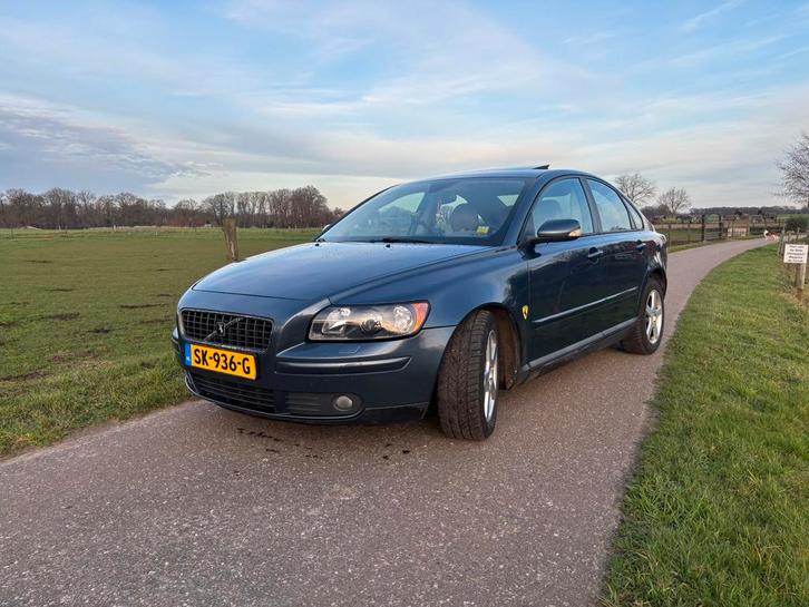 Volvo S40 2,5 T5, Auto's, Volvo, Particulier, S40, Benzine, Sedan, Automaat, Geïmporteerd, Blauw, Beige, Leder, Voorwielaandrijving