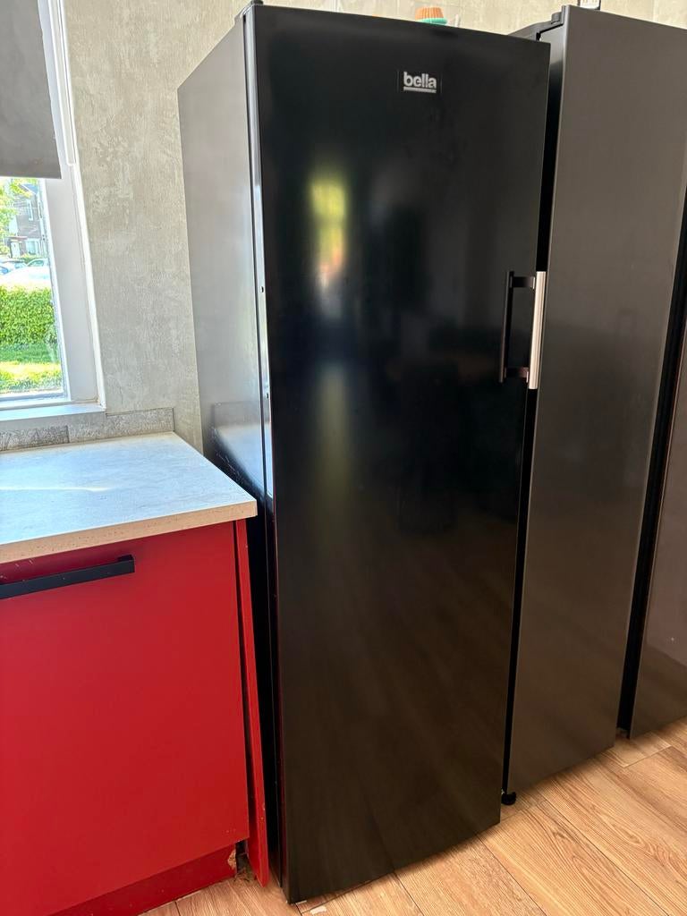 Bella No Frost Vrieskast - Zwart, Uitstekende Staat, Witgoed en Apparatuur, Minder dan 60 cm, 160 cm of meer, Zo goed als nieuw