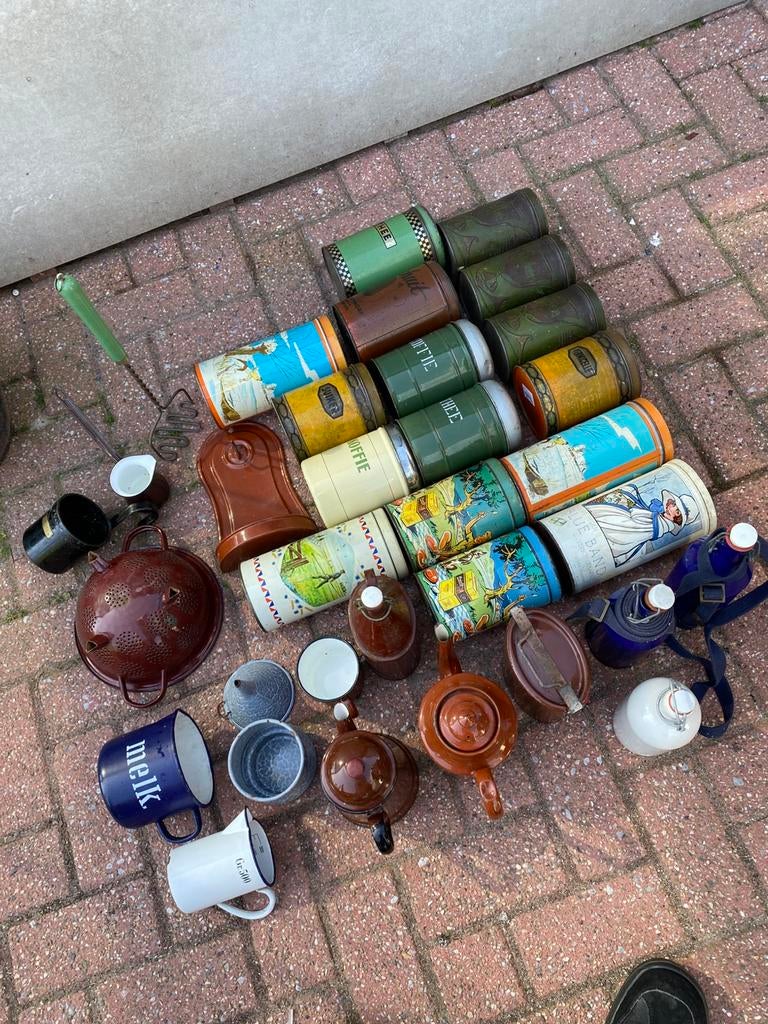 Lot bussen en emaille voorwerpen., Antiek en Kunst, Ophalen