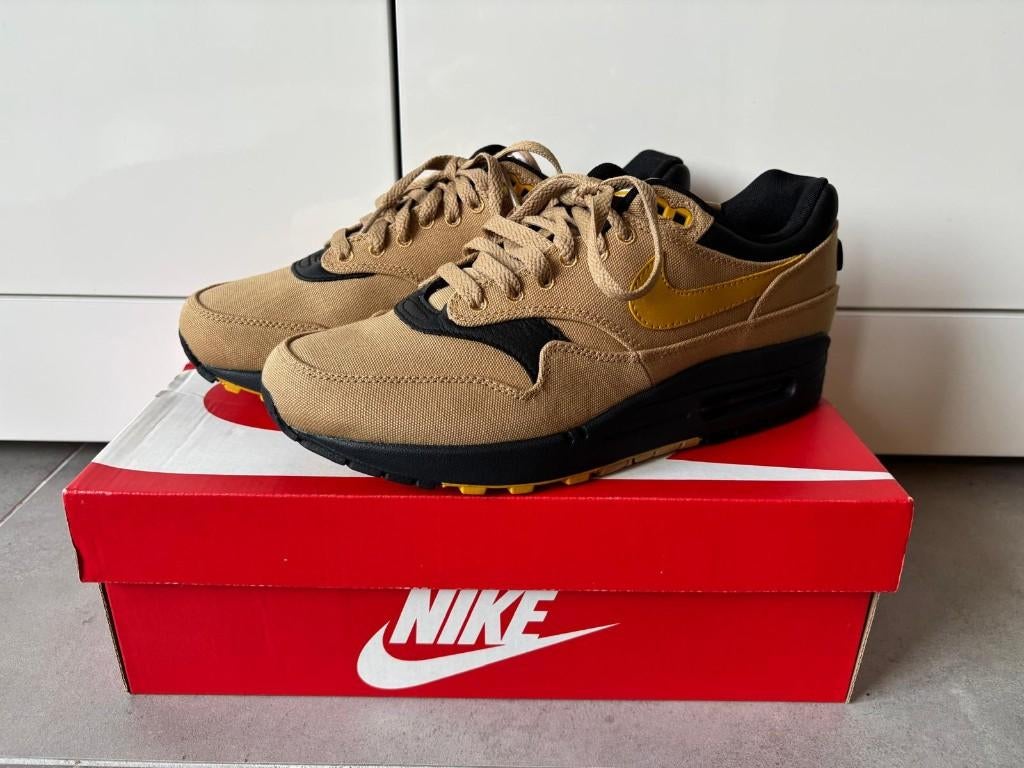 Nike air max 1, air max logo 93 elemental gold maat 40,5, Kleding | Heren, Schoenen, Overige kleuren, Nike, Nieuw, Ophalen of Verzenden