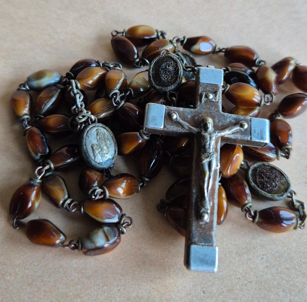 80-16 prachtige bruin glazen Lourdes rozenkrans, Verzamelen, Ophalen of Verzenden, Zo goed als nieuw
