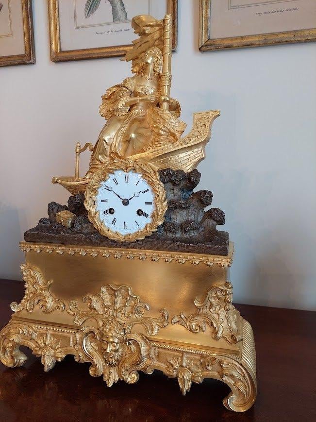 Franse verguld bronzen pendule "Virginie rentrant de France", Antiek en Kunst, Antiek | Klokken, Ophalen