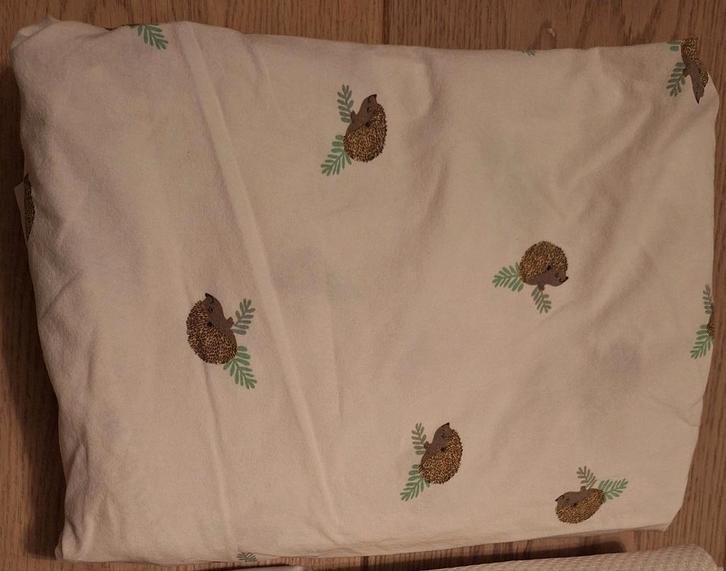 IKEA TROLLDOM egel hoeslaken 120x60 in nette staat, Kinderen en Baby's, Kinderkamer | Beddengoed, Hoeslaken of Sloop, Wit, Jongetje of Meisje