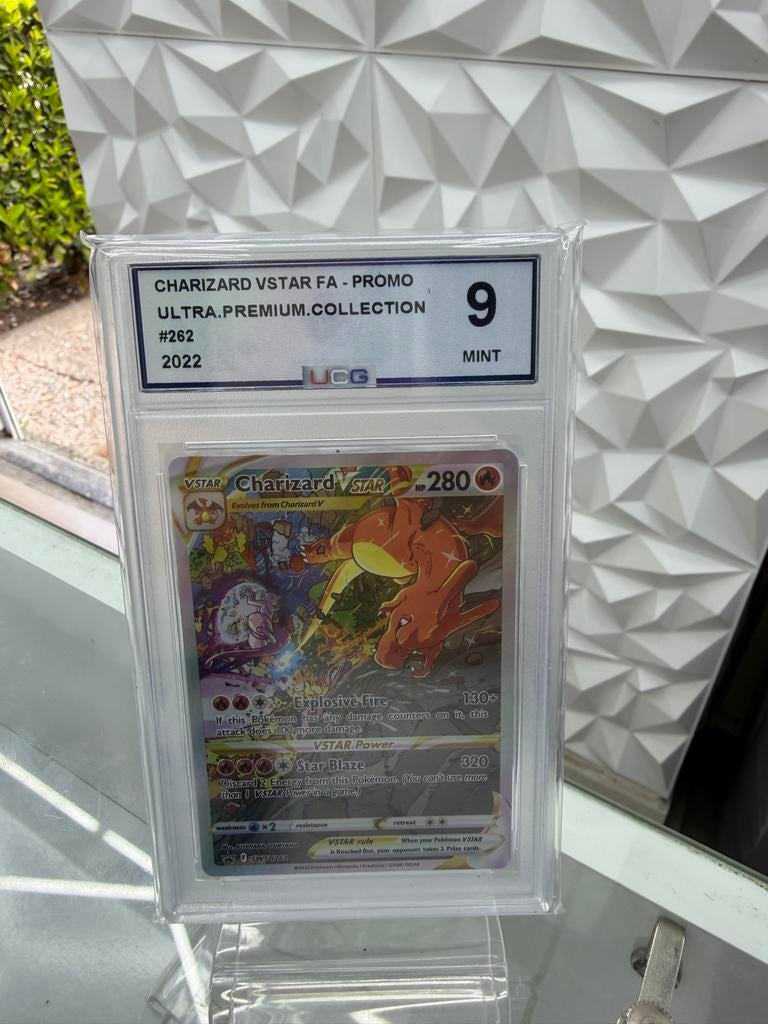 Charizard VSTAR #262 UCG 9 Mint Pokémon Kaart, Ophalen of Verzenden, Zo goed als nieuw, Losse kaart